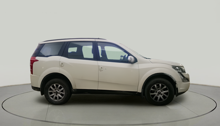 2016 Mahindra XUV500 W8, Diesel, Manual, 1,27,400 km, exterior