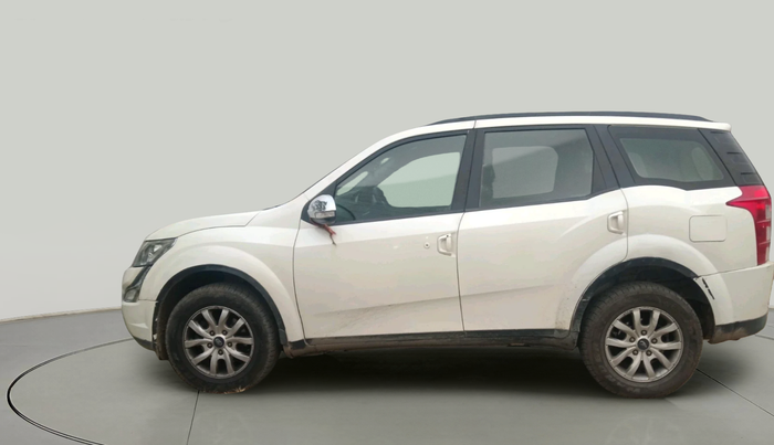 2016 Mahindra XUV500 W8, Diesel, Manual, 1,27,400 km, exterior