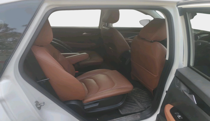 2023 MG HECTOR PLUS SHARP 2.0 DIESEL TURBO MT 6-STR, Diesel, Manual, 50,356 km, interior