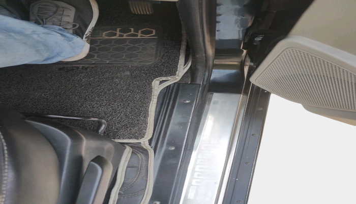 2018 Mahindra Scorpio S11 2WD, Diesel, Manual, 1,33,524 km, interior