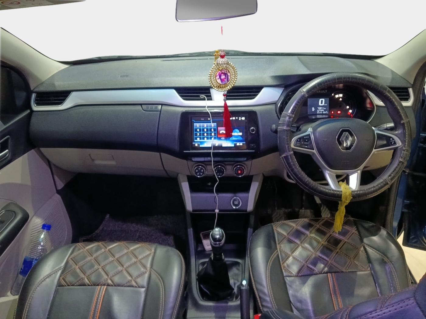 2022 Renault TRIBER RXZ DUAL TONE, Petrol, Manual, 73,844 km, interior