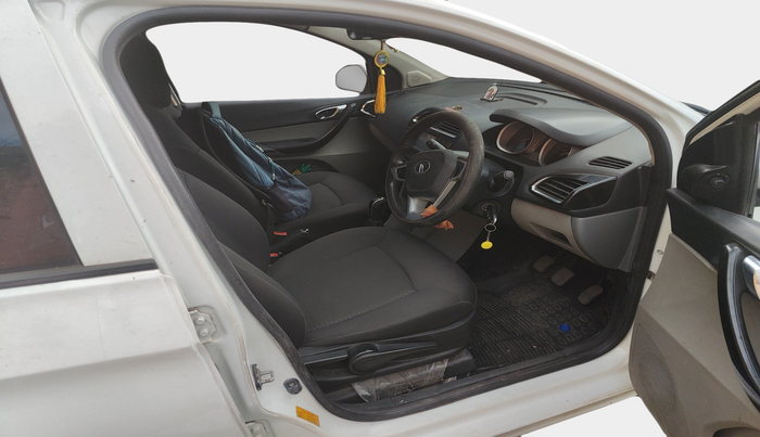 2017 Tata Tiago XZ PETROL, Petrol, Manual, 54,300 km, interior