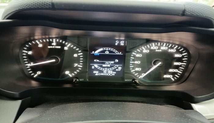 2024 Tata ALTROZ XM PLUS SUNROOF, Petrol, Manual, 10,186 km, interior