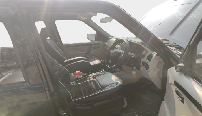 2024 Mahindra SCORPIO CLASSIC S 7STR, Diesel, Manual, 8,824 km, interior