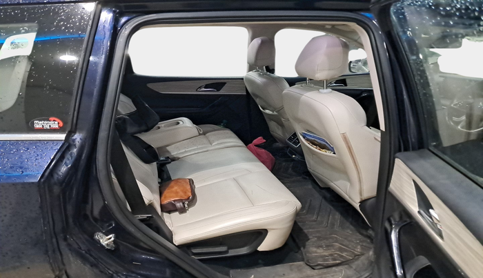 2021 Mahindra XUV700 AX 7 LUXURY P AT 7 STR, Petrol, Automatic, 23,687 km, interior