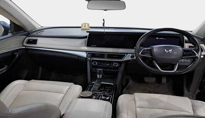 2021 Mahindra XUV700 AX 7 LUXURY P AT 7 STR, Petrol, Automatic, 23,687 km, interior