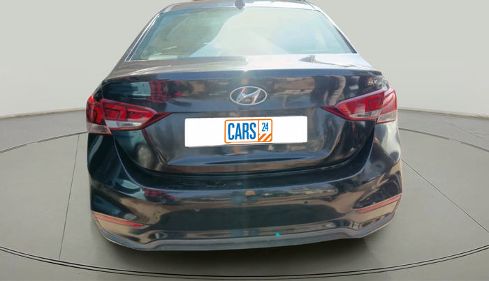 2017 Hyundai Verna 1.6 SX (O) CRDI MT, Diesel, Manual, 1,30,188 km, exterior