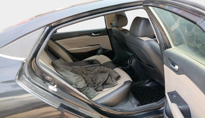 2017 Hyundai Verna 1.6 SX (O) CRDI MT, Diesel, Manual, 1,30,188 km, interior