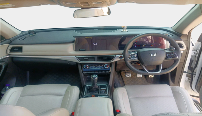 2024 Mahindra XUV700 AX 7 LUXURY D MT 7 STR, Diesel, Manual, 28,307 km, interior