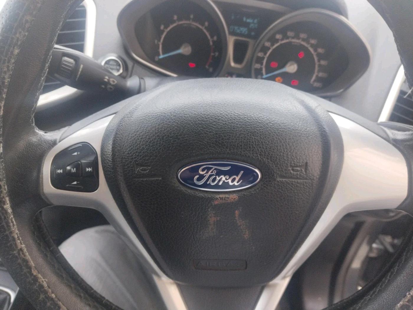2017 Ford Ecosport TITANIUM+ 1.0L ECOBOOST, Petrol, Manual, 76,000 km, interior