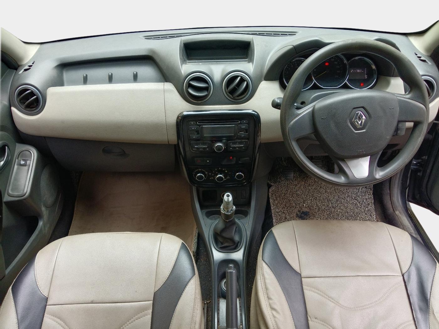2015 Renault Duster 85 PS RXL DIESEL, Diesel, Manual, 2,11,784 km, interior