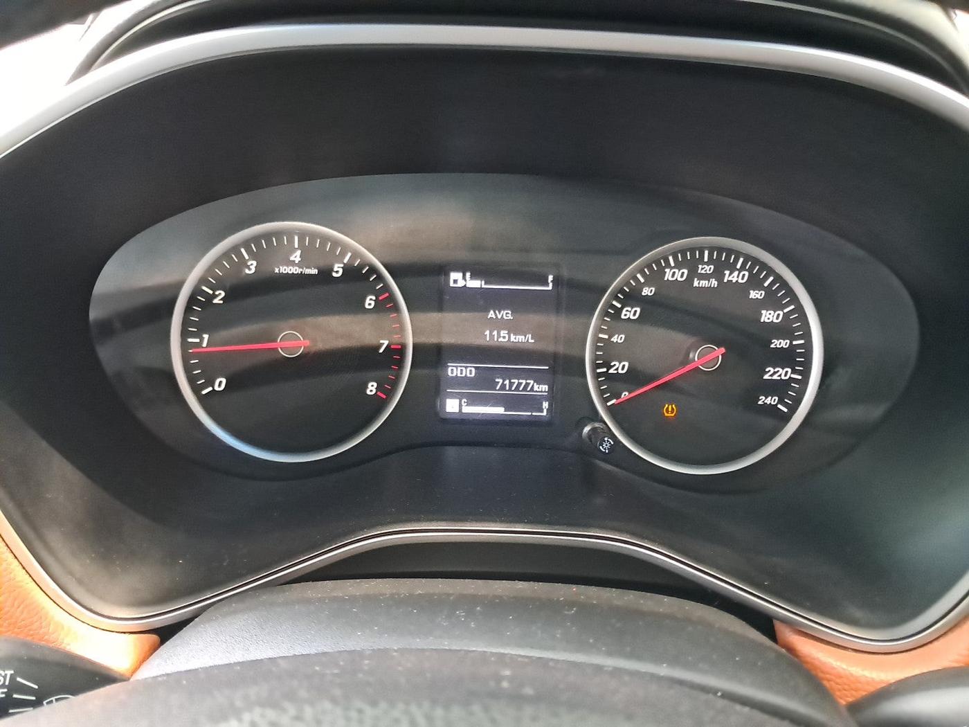 2022 MG HECTOR PLUS SELECT 2.0 DIESEL TURBO MT 7-STR, Diesel, Manual, 73,000 km, interior