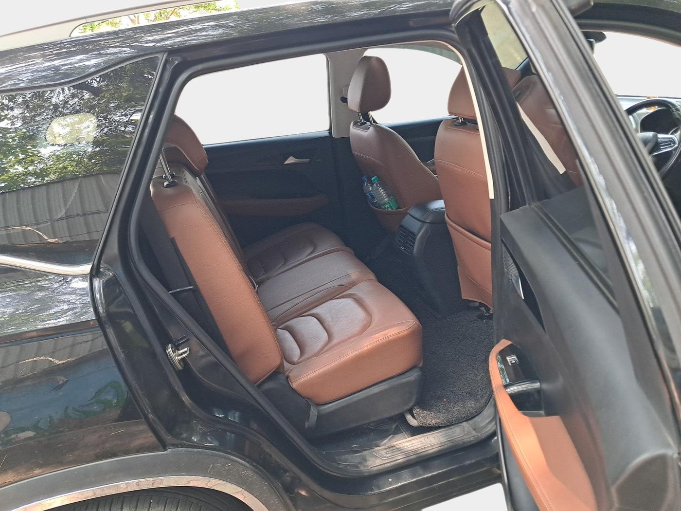 2022 MG HECTOR PLUS SELECT 2.0 DIESEL TURBO MT 7-STR, Diesel, Manual, 73,000 km, interior