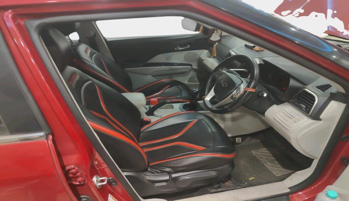 2020 Mahindra XUV300 W8 1.2 PETROL, Petrol, Manual, 15,619 km, interior