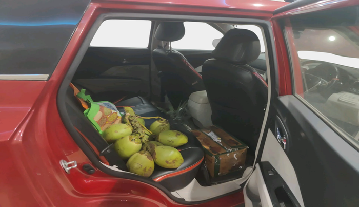 2020 Mahindra XUV300 W8 1.2 PETROL, Petrol, Manual, 15,619 km, interior