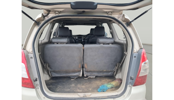 2013 Toyota Innova 2.5 VX 7 STR, Diesel, Manual, 2,48,989 km, exterior