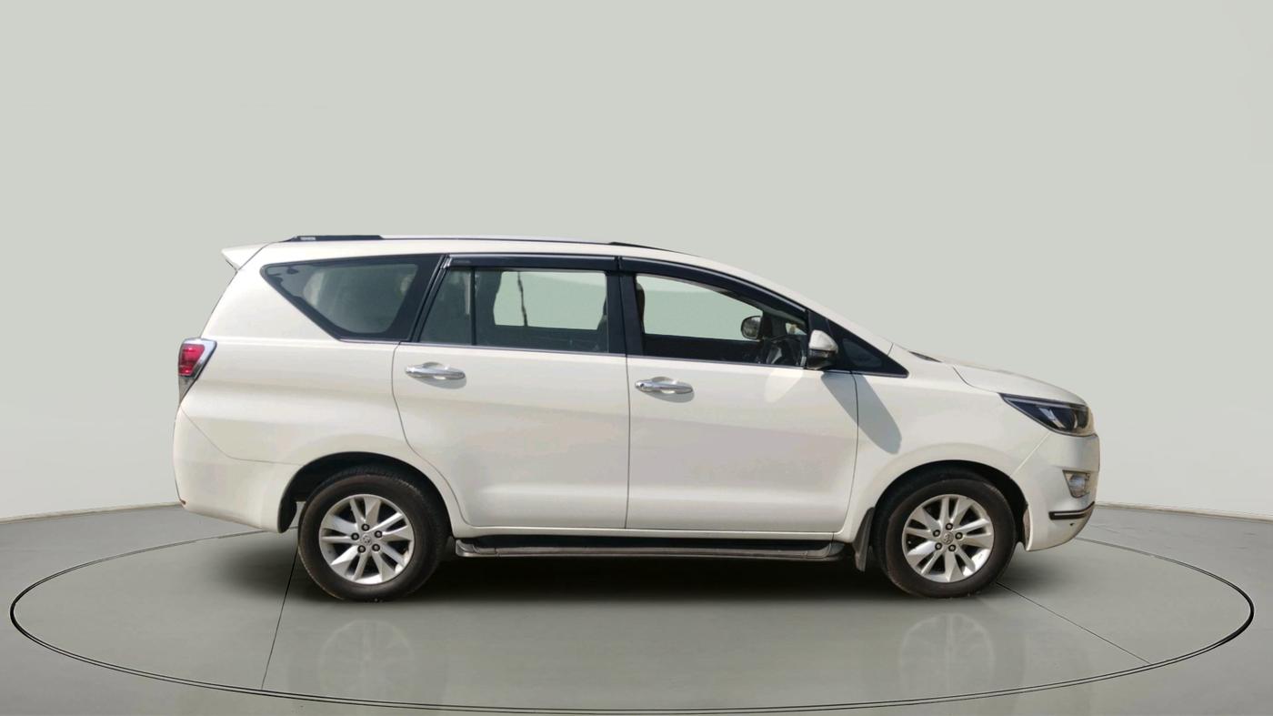 2020 Toyota Innova Crysta 2.4 VX 8 STR, Diesel, Manual, 1,38,155 km, exterior