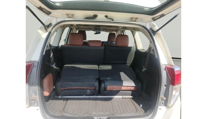 2020 Toyota Innova Crysta 2.4 VX 8 STR, Diesel, Manual, 1,38,155 km, exterior