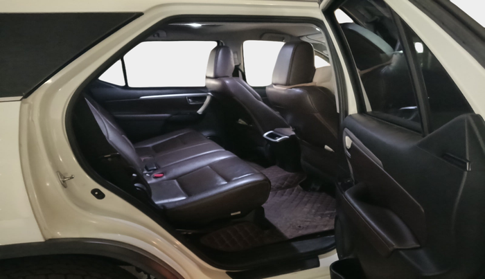 2020 Toyota Fortuner 2.8 4X2 AT, Diesel, Automatic, 1,03,391 km, interior