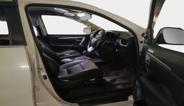 2020 Toyota Fortuner 2.8 4X2 AT, Diesel, Automatic, 1,03,391 km, interior