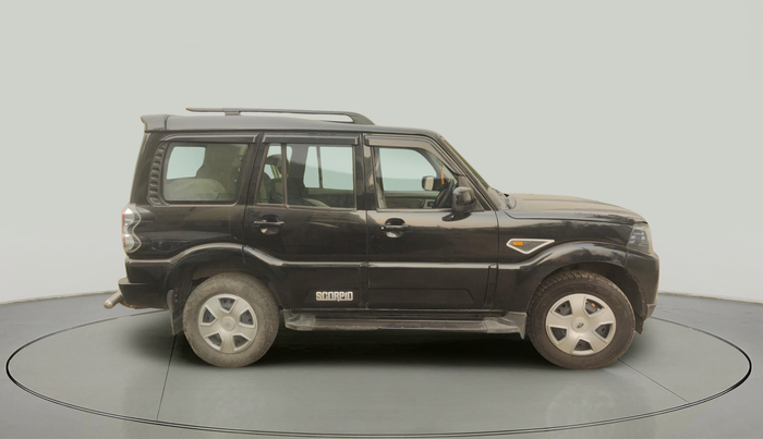 2017 Mahindra Scorpio S6 PLUS INTELLI-HYBRID, Diesel, Manual, 53,602 km, exterior