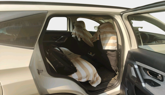 2024 Tata Harrier SMART (O), Diesel, Manual, 31,359 km, interior