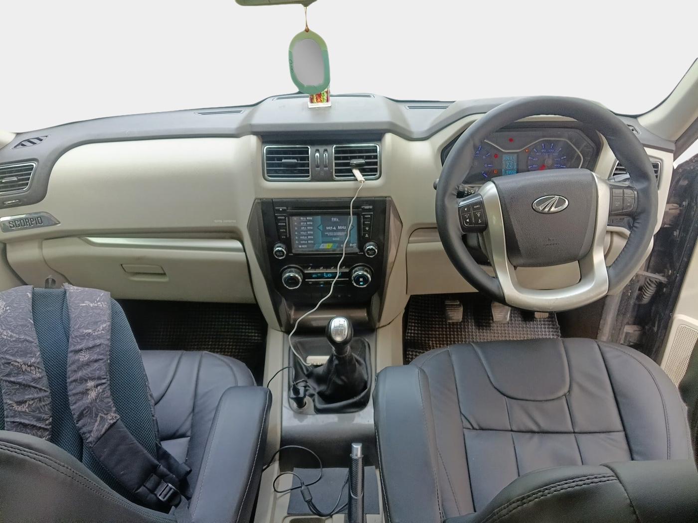 2016 Mahindra Scorpio S10, Diesel, Manual, 93,551 km, interior