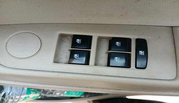 2018 Mahindra MARAZZO M2 8 STR, Diesel, Manual, 1,00,952 km, interior