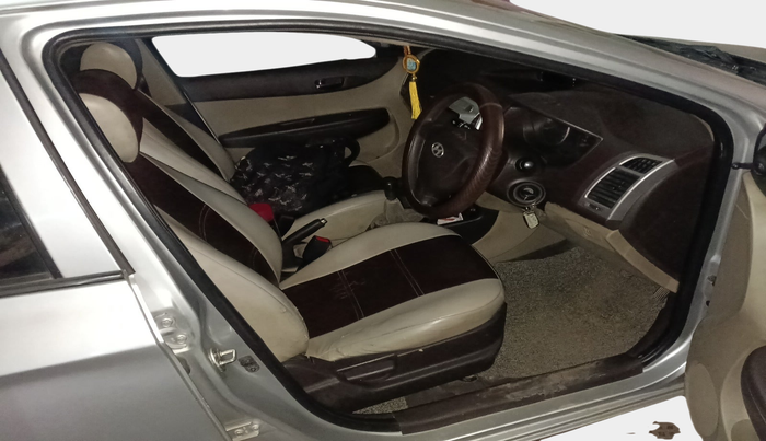 2011 Hyundai i20 MAGNA 1.2, Petrol, Manual, 68,609 km, interior
