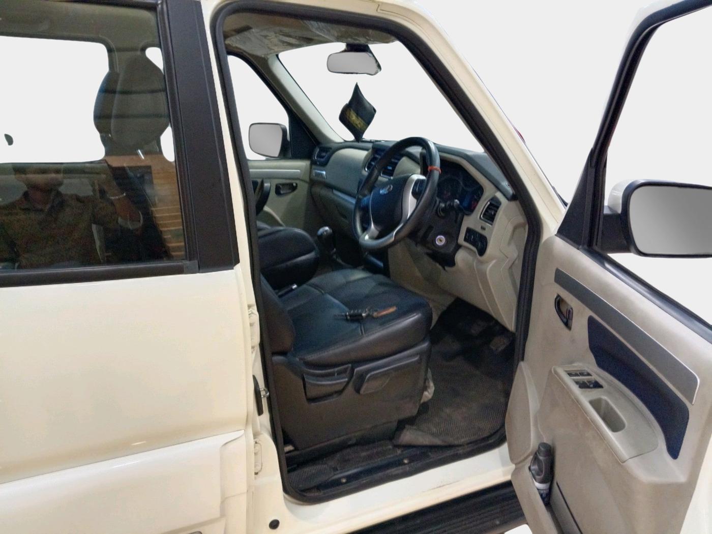 2021 Mahindra Scorpio S11 2WD, Diesel, Manual, 27,257 km, interior