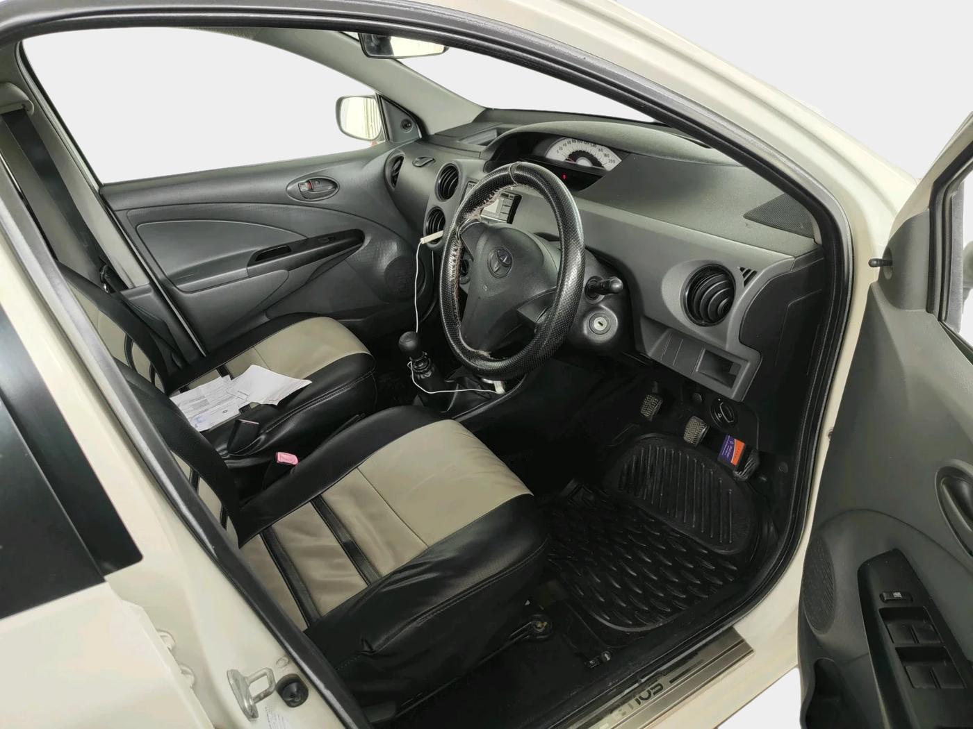2012 Toyota Etios Liva GD, Diesel, Manual, 1,44,190 km, interior