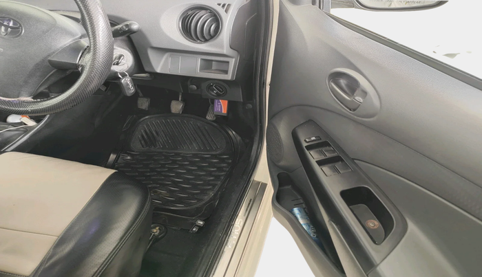 2012 Toyota Etios Liva GD, Diesel, Manual, 1,44,190 km, interior