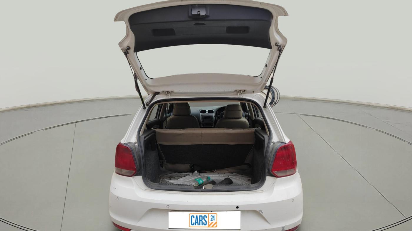 2015 Volkswagen Polo HIGHLINE1.5L, Diesel, Manual, 1,05,936 km, exterior