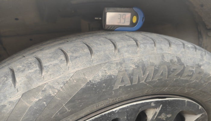 2012 Maruti Swift VDI, Diesel, Manual, 1,54,934 km, tyre