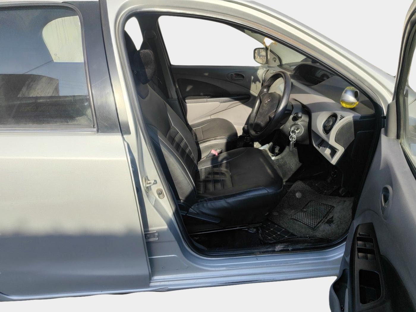 2011 Toyota Etios Liva GD, Diesel, Manual, 2,03,566 km, interior