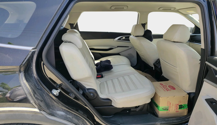 2022 KIA CARENS PRESTIGE PLUS 1.4 PETROL 7 STR, Petrol, Manual, 58,876 km, interior