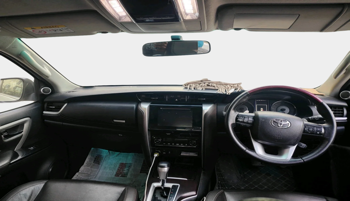 2017 Toyota Fortuner 2.8 4X2 AT, Diesel, Automatic, 95,220 km, interior