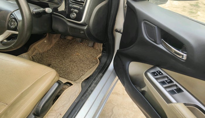 2015 Honda City 1.5L I-DTEC VX, Diesel, Manual, 82,828 km, interior