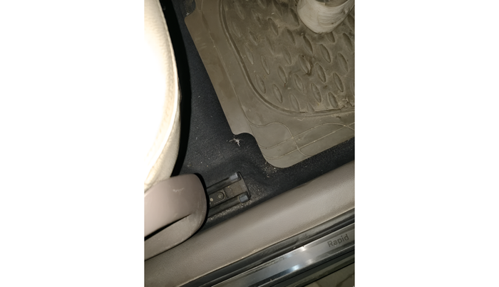 2013 Skoda Rapid AMBITION 1.6 TDI CR MT, Diesel, Manual, 90,324 km, interior