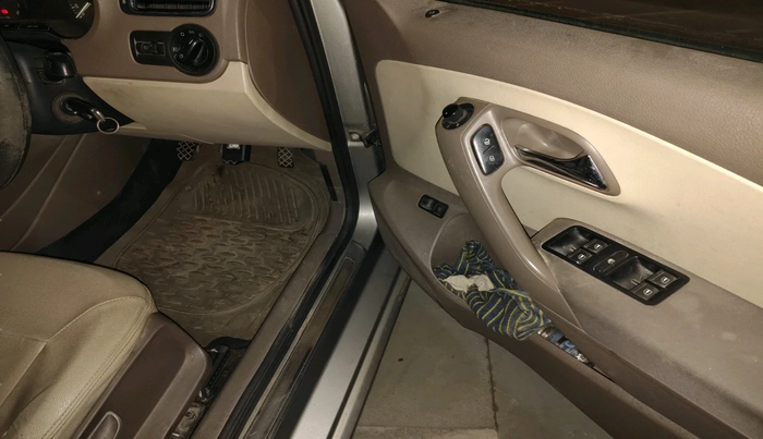 2013 Skoda Rapid AMBITION 1.6 TDI CR MT, Diesel, Manual, 90,324 km, interior