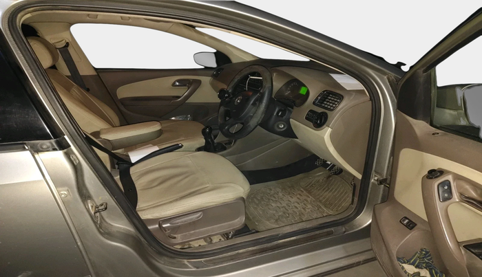 2013 Skoda Rapid AMBITION 1.6 TDI CR MT, Diesel, Manual, 90,324 km, interior