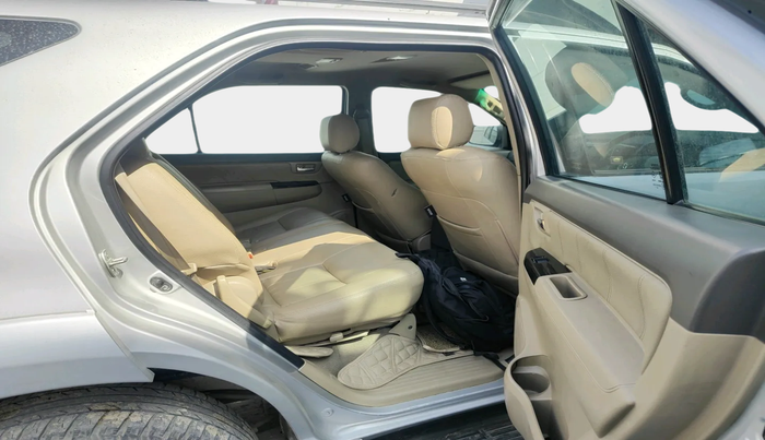 2012 Toyota Fortuner 3.0 4X2 AT, Diesel, Automatic, 1,41,784 km, interior