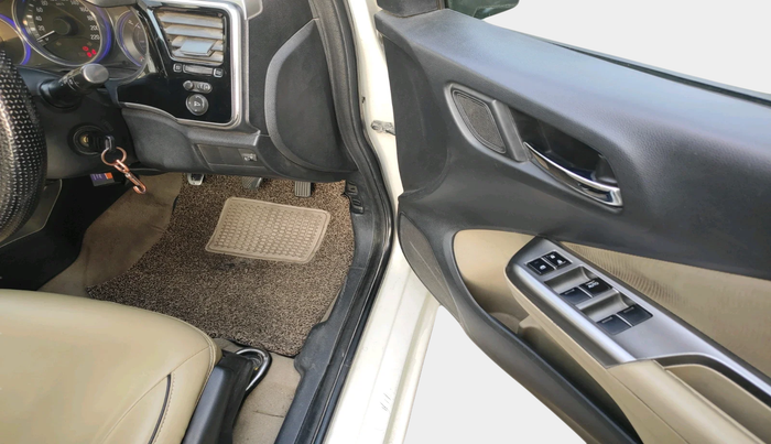 2014 Honda City 1.5L I-VTEC V MT, Petrol, Manual, 1,38,630 km, interior