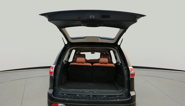 2018 Tata Hexa XE 4X2 7 STR, Diesel, Manual, 1,17,373 km, exterior