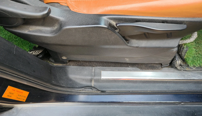 2018 Tata Hexa XE 4X2 7 STR, Diesel, Manual, 1,17,373 km, interior