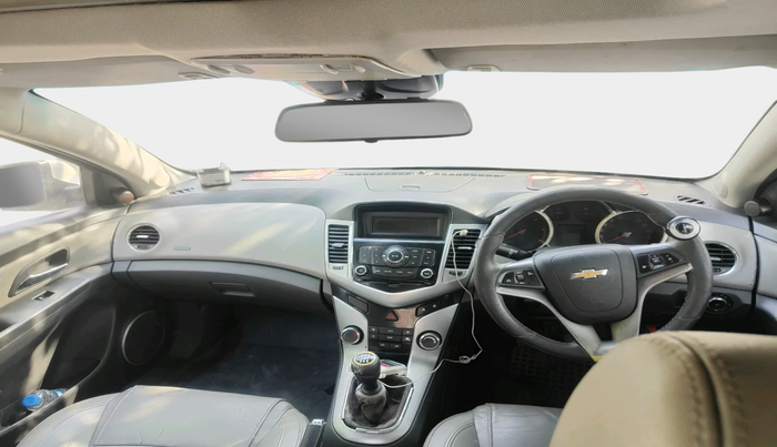 2010 Chevrolet Cruze LTZ, Diesel, Manual, 56,144 km, interior