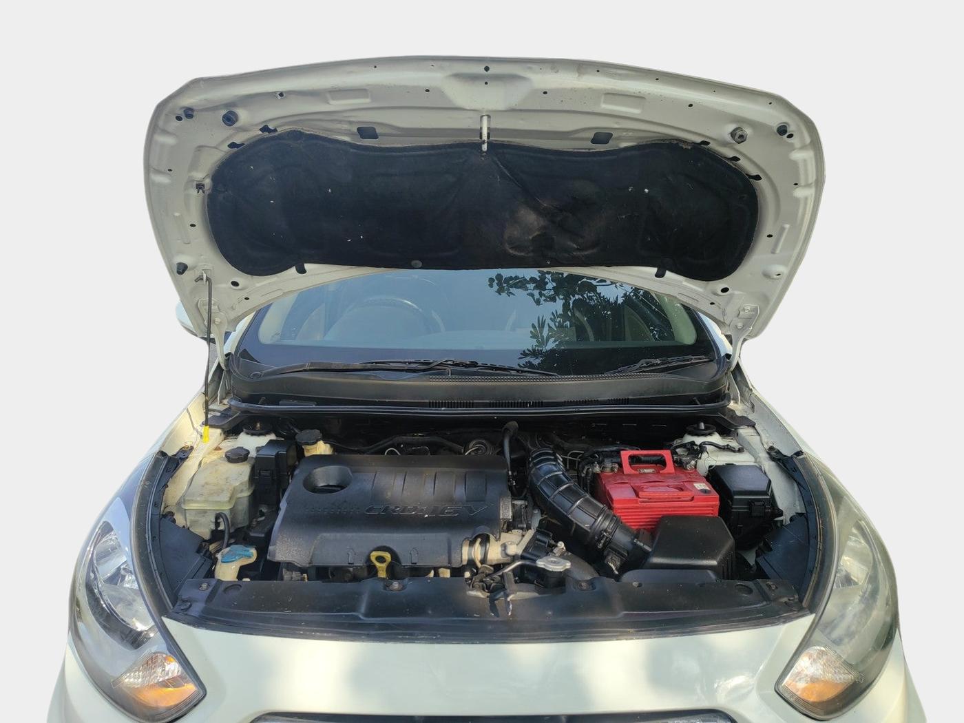 2013 Hyundai Verna FLUIDIC 1.6 CRDI SX, Diesel, Manual, 91,700 km, exterior