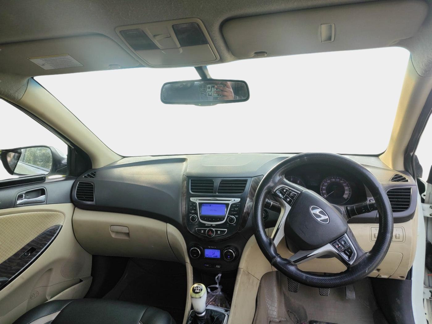 2013 Hyundai Verna FLUIDIC 1.6 CRDI SX, Diesel, Manual, 91,700 km, interior