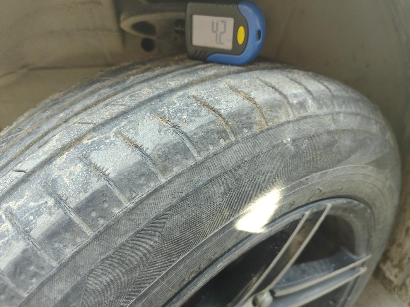 2010 Maruti Swift VXI, Petrol, Manual, 77,135 km, tyre