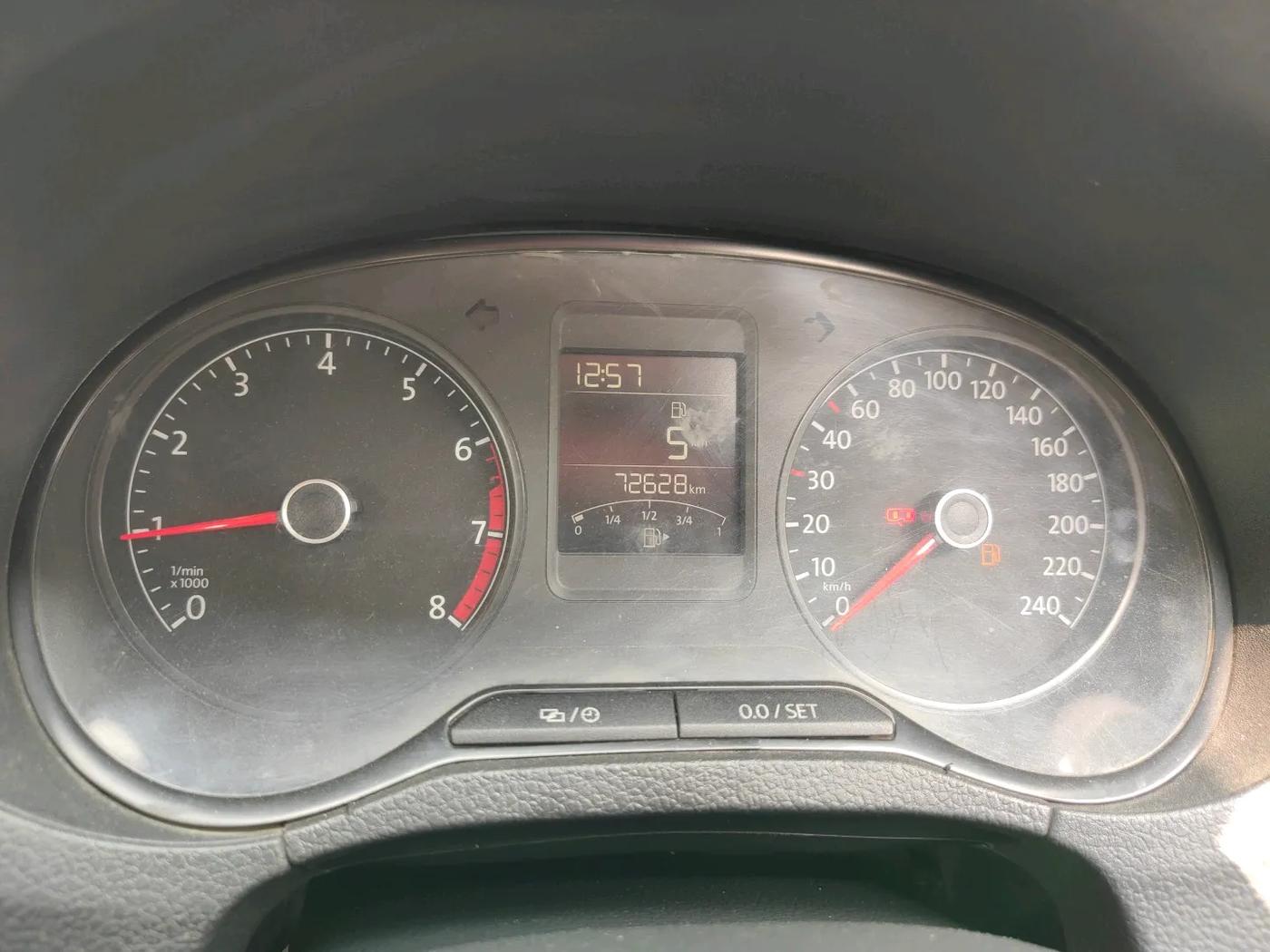 2017 Volkswagen Polo COMFORTLINE 1.2L, Petrol, Manual, 1,33,809 km, interior